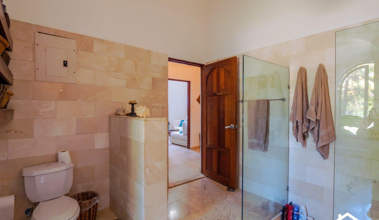 5 bedroom house For Sale Sea Horse Ranch CABARETE - PLAYA ENCUENTRO-SOSUA - SOV Land - Apartment - House- Villa by RealtorDR-24
