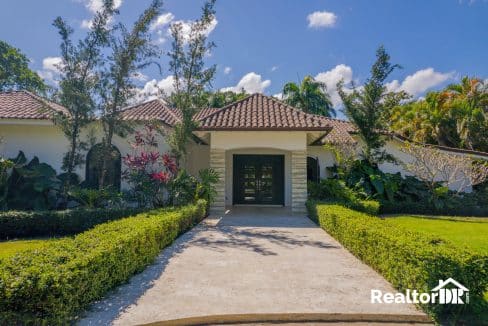 5 bedroom house For Sale Sea Horse Ranch CABARETE - PLAYA ENCUENTRO-SOSUA - SOV Land - Apartment - House- Villa by RealtorDR-6