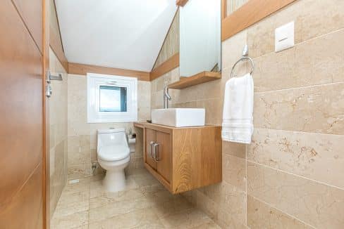 A1-Arena'sBeachfrontCondo's(37of243)
