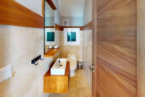 Apartment-E2-Arenas-Beachfront-Condos-Bathroom