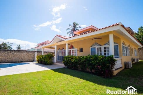 For Sale 3 bedroom House in Cabarete- Villa For Sale - Land For Sale - RealtorDR For Sale Cabarete-Sosua Dominican Republic_-2