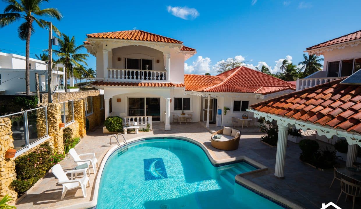 6 bedroom house in cabarete For Sale in sosua- Land - Apartment - RealtorDR-6