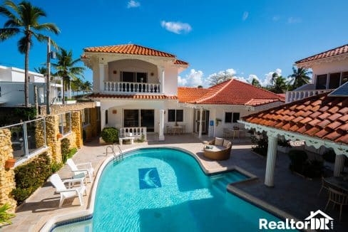 6 bedroom house in cabarete For Sale in sosua- Land - Apartment - RealtorDR-6