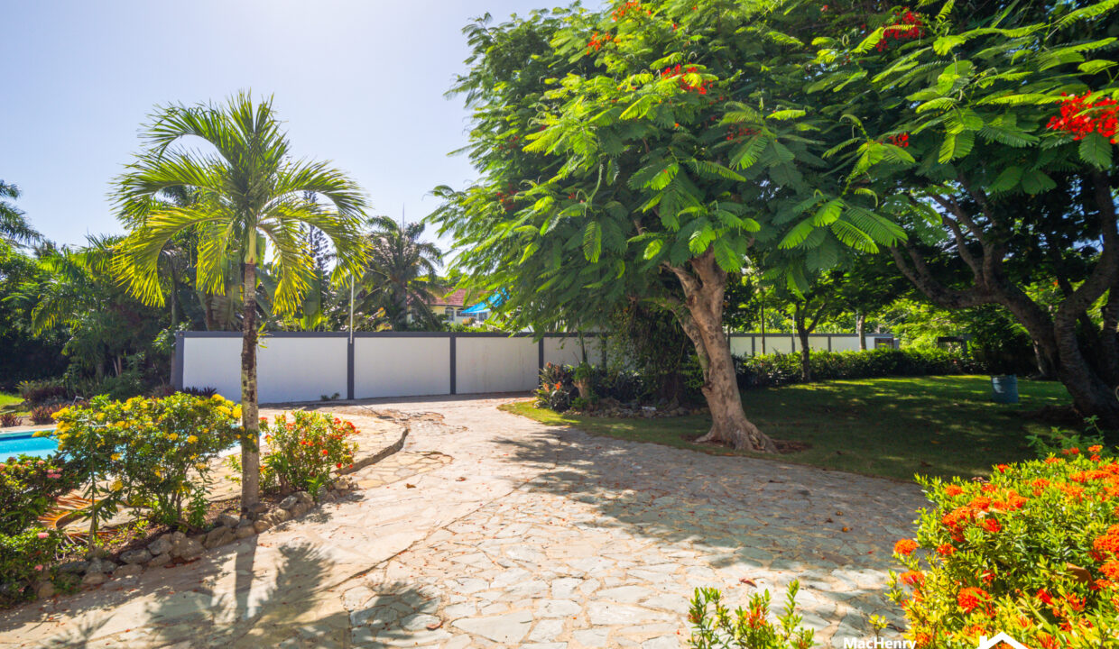 _PROPERTIES FOR SALE - PLAYA-ENCUENTRO-FOR-SALE-VILLA-LAND-APARTMENTS-CONDOS-STUDI-HOUSE-REALTORDR-SOSUA-PUERTO-PLATA-CABARETE-PUNTA-CANA-LAS-TERRENAS-PROPERTIES-FOR-SALE-BUYING-24