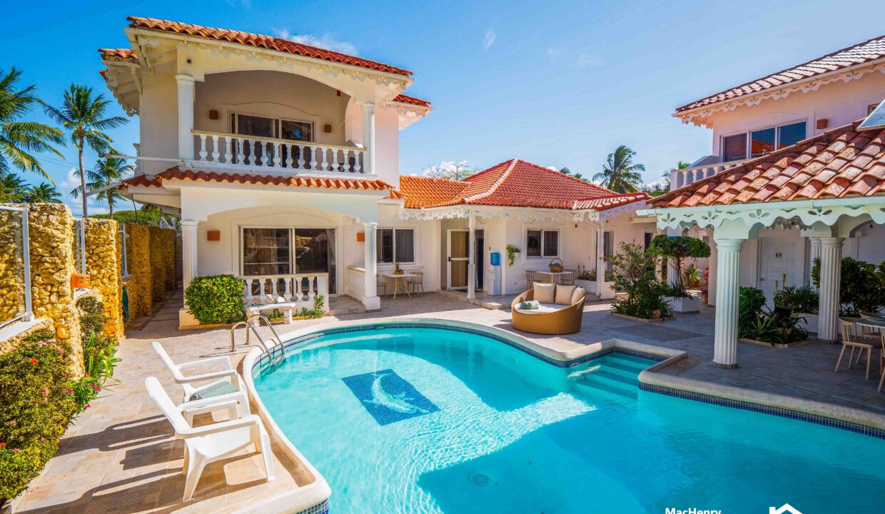 6 bedroom house in cabarete For Sale in sosua- Land - Apartment - RealtorDR-8