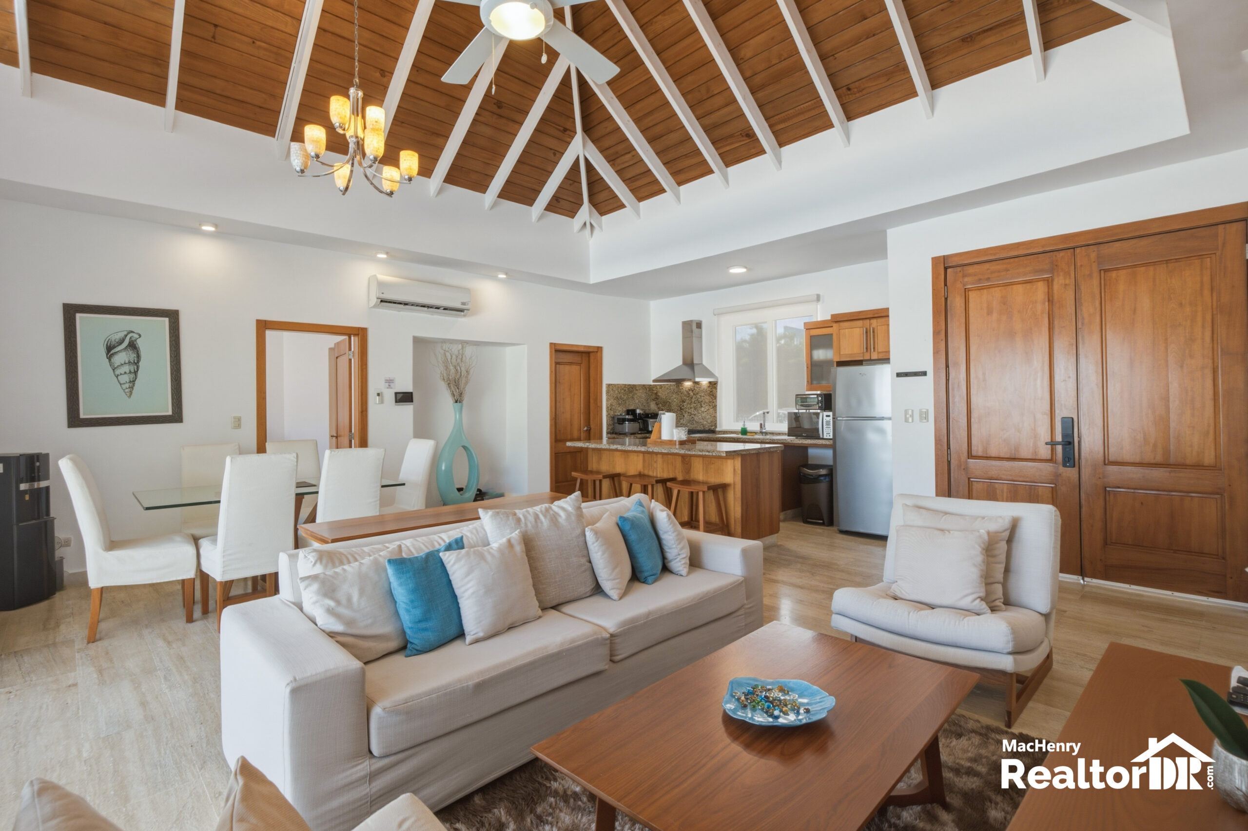 SOSÚA OCEAN VILLAGE | 2 BEDS | 2.5 BATHS | APPROX. 150 M² CONSTRUCTION | 1,100+ M² LOT | PRIVATE POOL | 4 COVERED PARKING SPACES photo 3