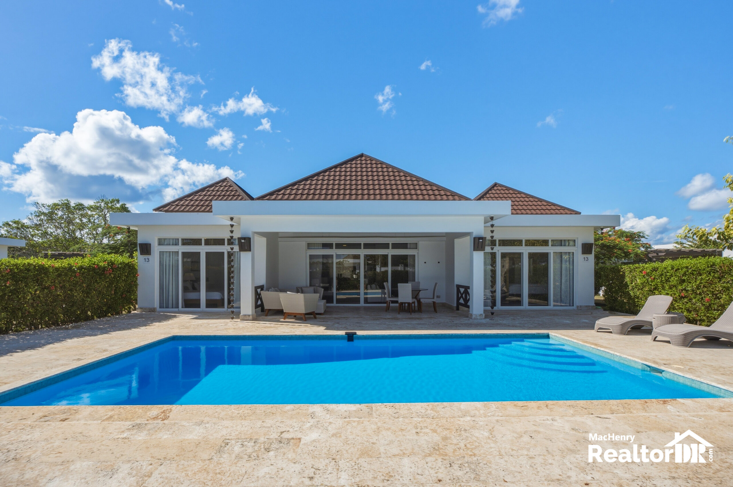 SOSÚA OCEAN VILLAGE | 2 BEDS | 2.5 BATHS | APPROX. 150 M² CONSTRUCTION | 1,100+ M² LOT | PRIVATE POOL | 4 COVERED PARKING SPACES photo 2