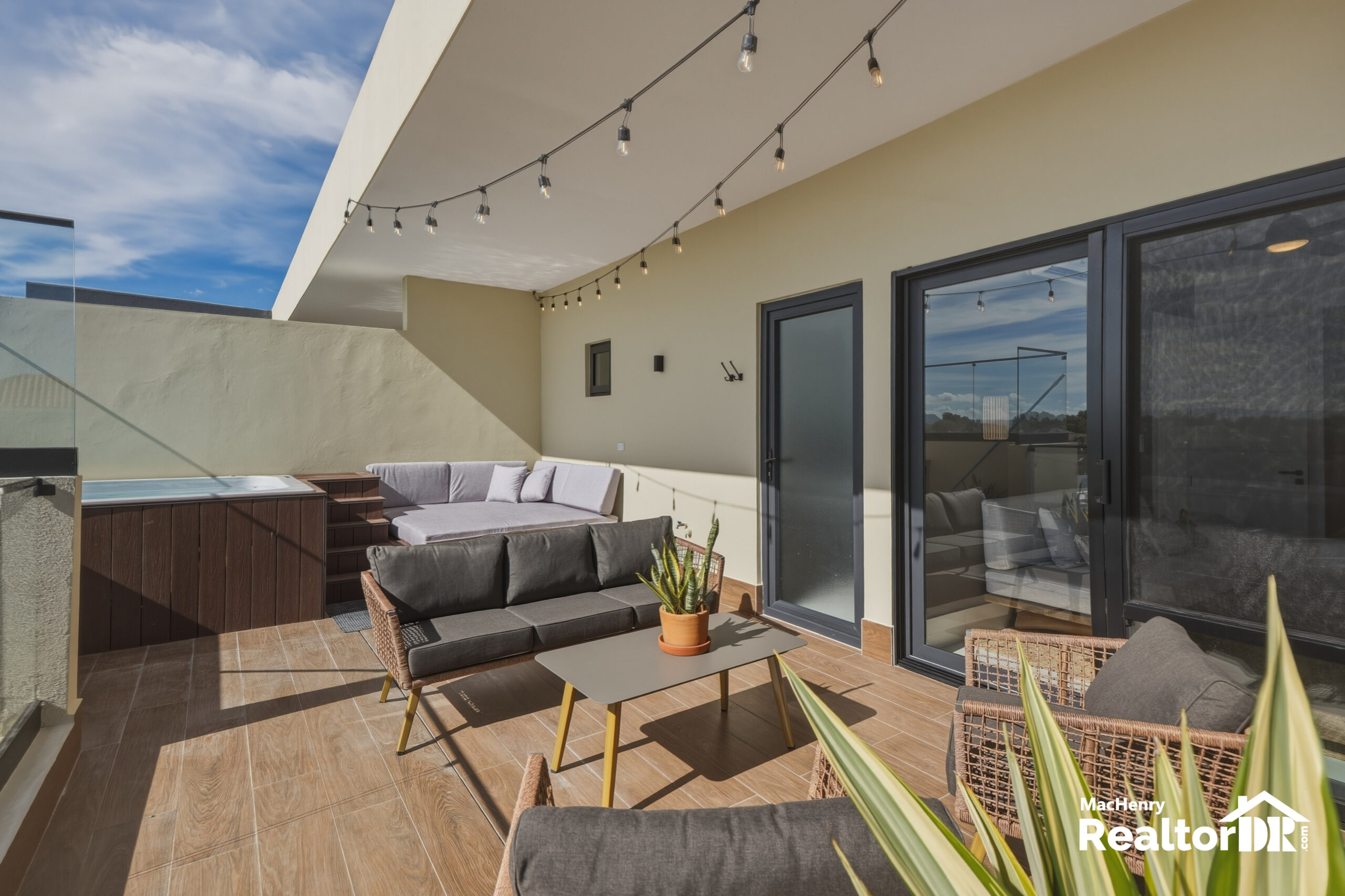 🌊 ÁTICO DE LUJO DE 3 HABITACIONES CON AZOTEA PRIVADA